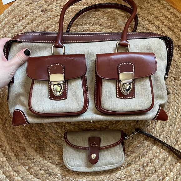Dooney & Bourke Handbags - Dooney & Bourke vintage rare double pocket tote
